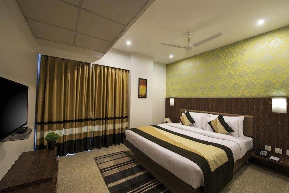 Magnus Star Residency Hotel